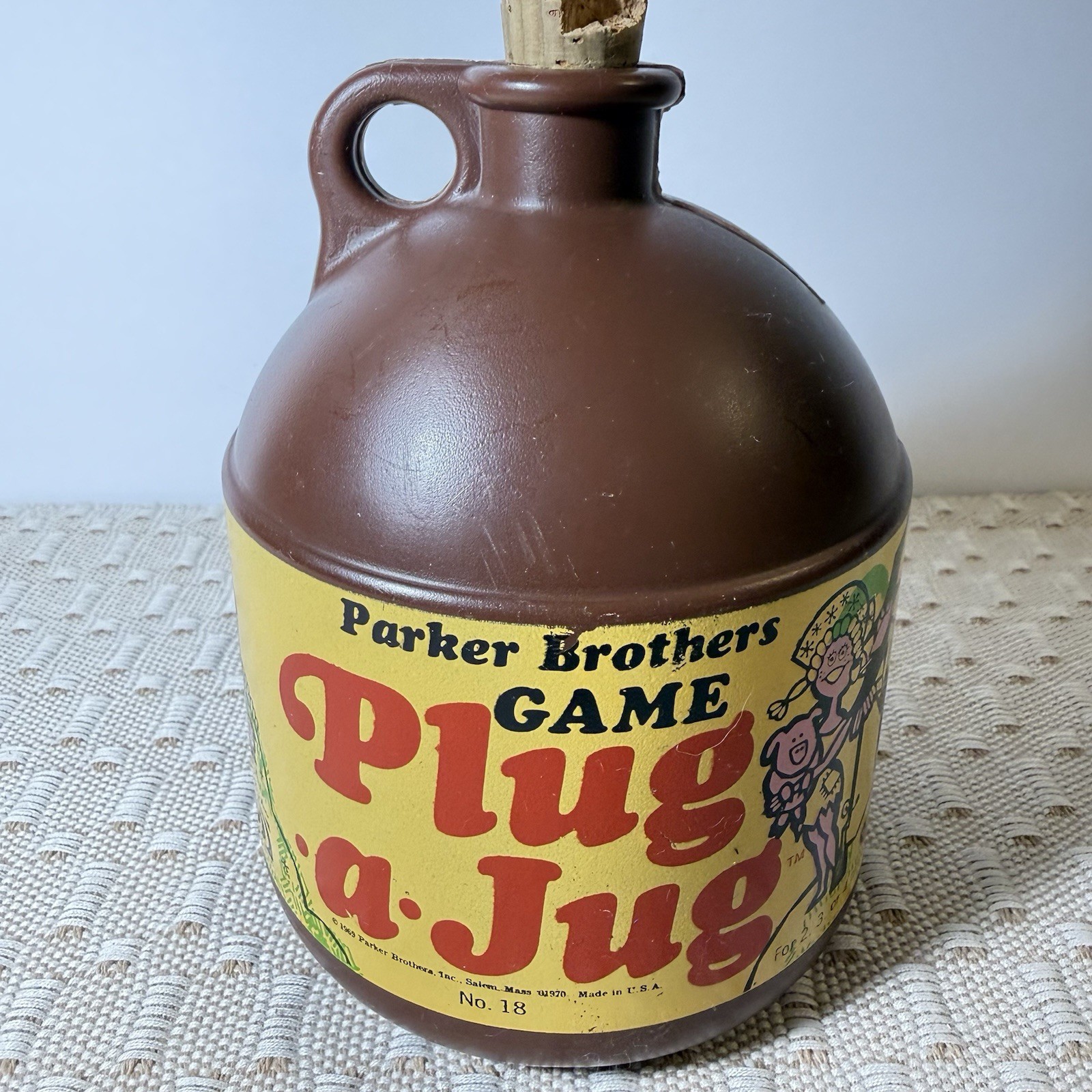 VINTAGE 1969 Parker Brothers PLUG-A-JUG Game WHISKEY JUG with CORK USA Family