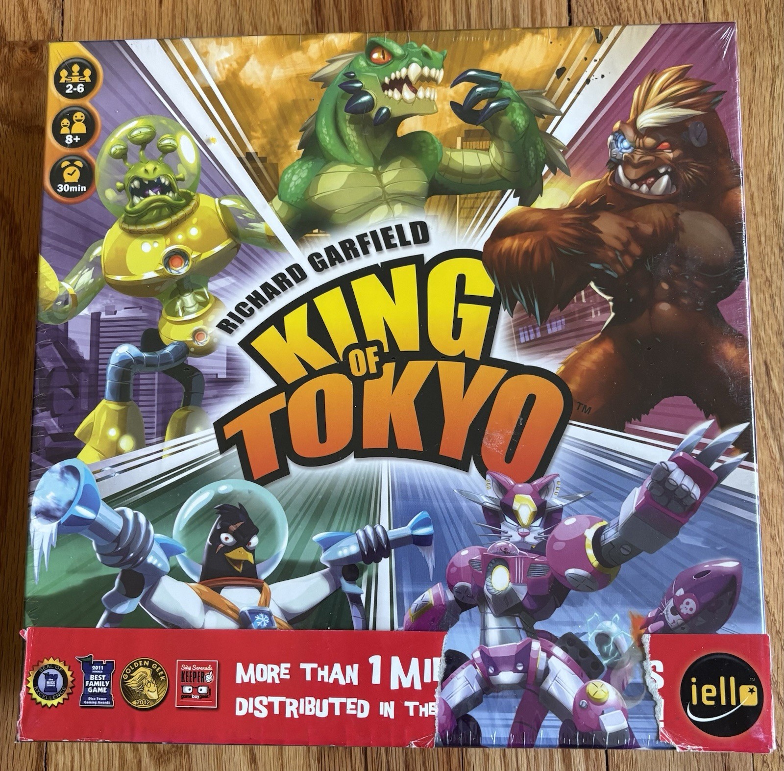 King of Tokyo Board Game IELLO Dice Cards Richard Garfield NIB