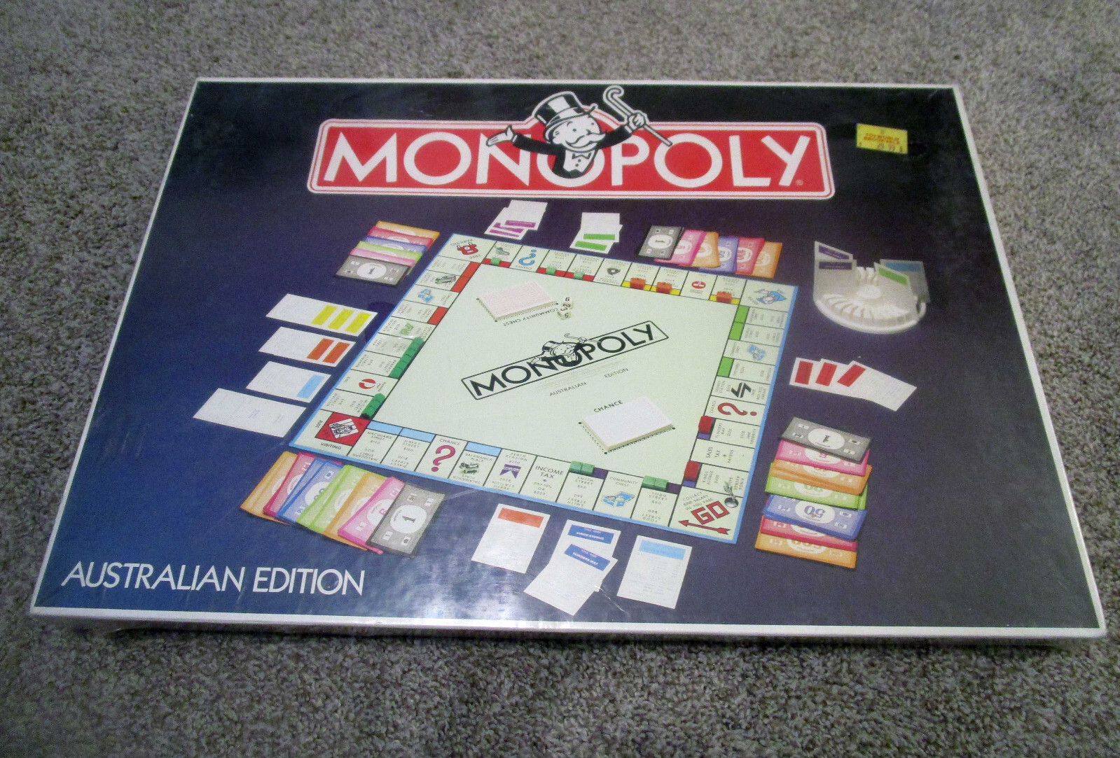Four vintage non-US monopoly sets – Australia, Israel, Hong Kong, Venezuela