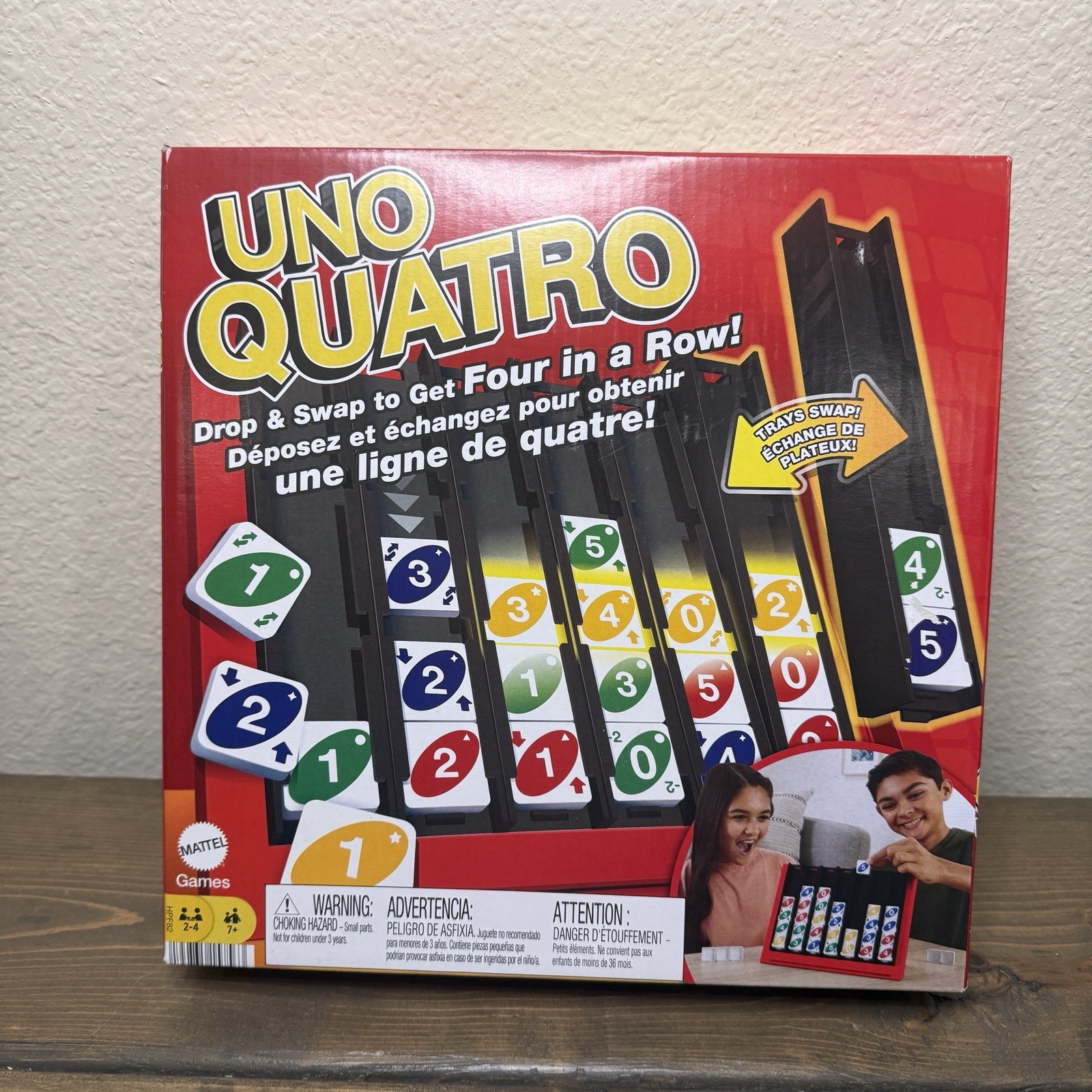 Mattel Games UNO Quatro Game with Colored Tiles & Plastic Grid for Family