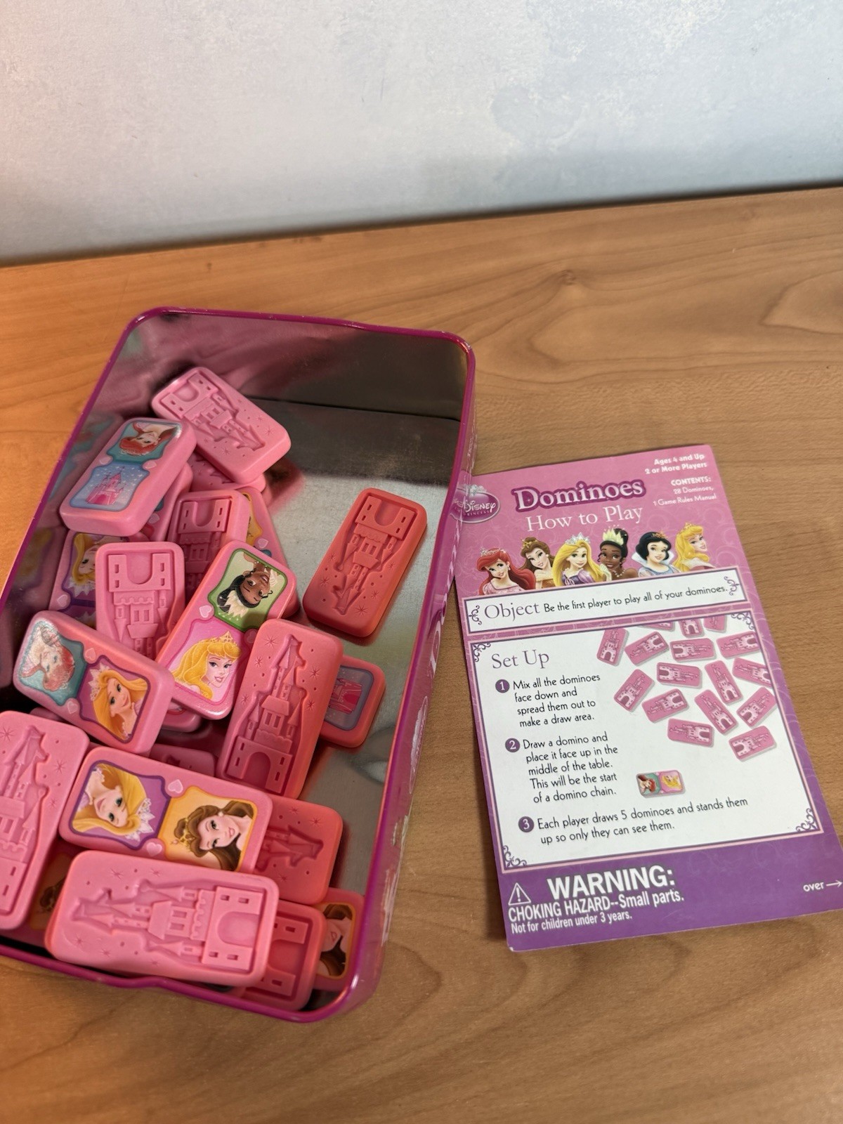 Disney Princess DOMINOES Game in Pink Metal Tin. Wonder Forge, SET COMPLETE