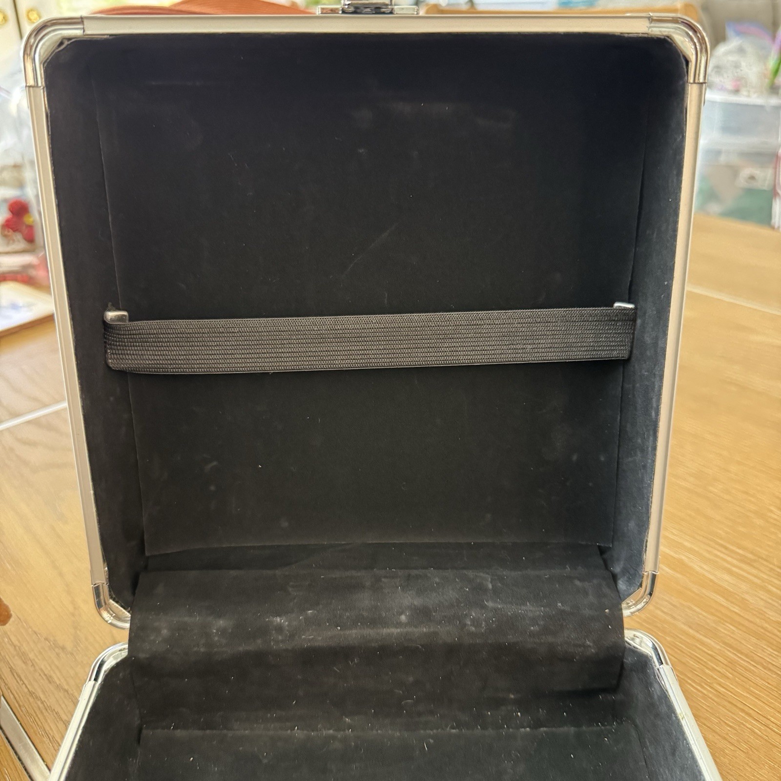 Cardinal Mexican Train Dominoes Metal Travel Case, Score Sheet & Instructions