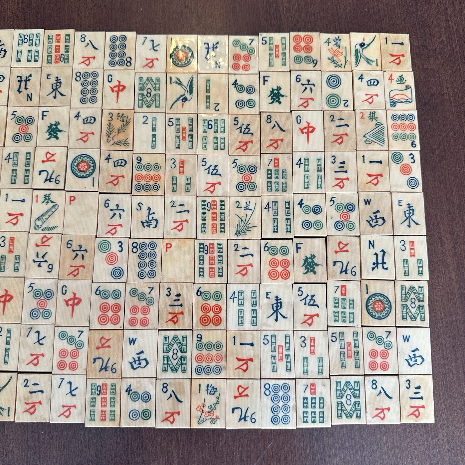 Vintage Chinese Mandarin Mahjong Game Set 144 Tiles Wood Relief Box