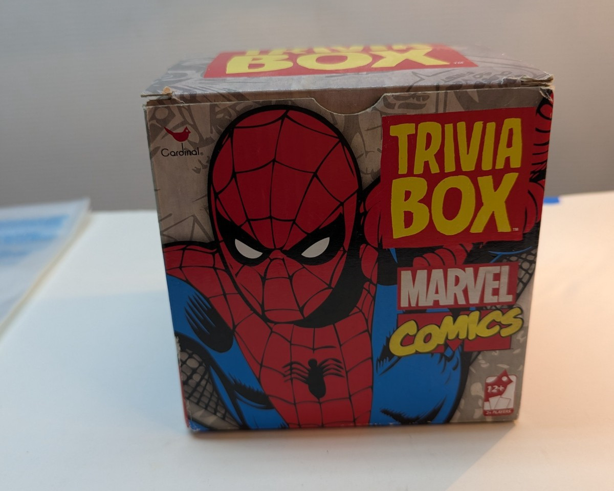 MARVEL Comics Trivia Box Game Cardinal Avengers Spider Man Captain America
