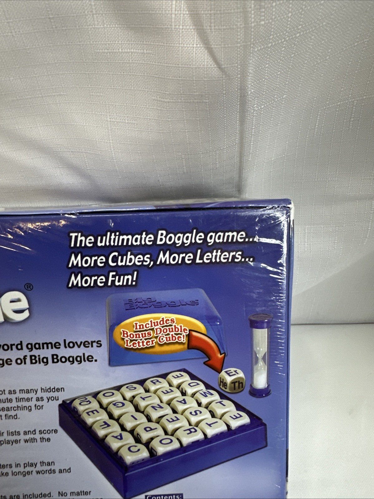 BIG BOGGLE Classic Edition Word Game – Family Game Night Kids 8+ & Adults