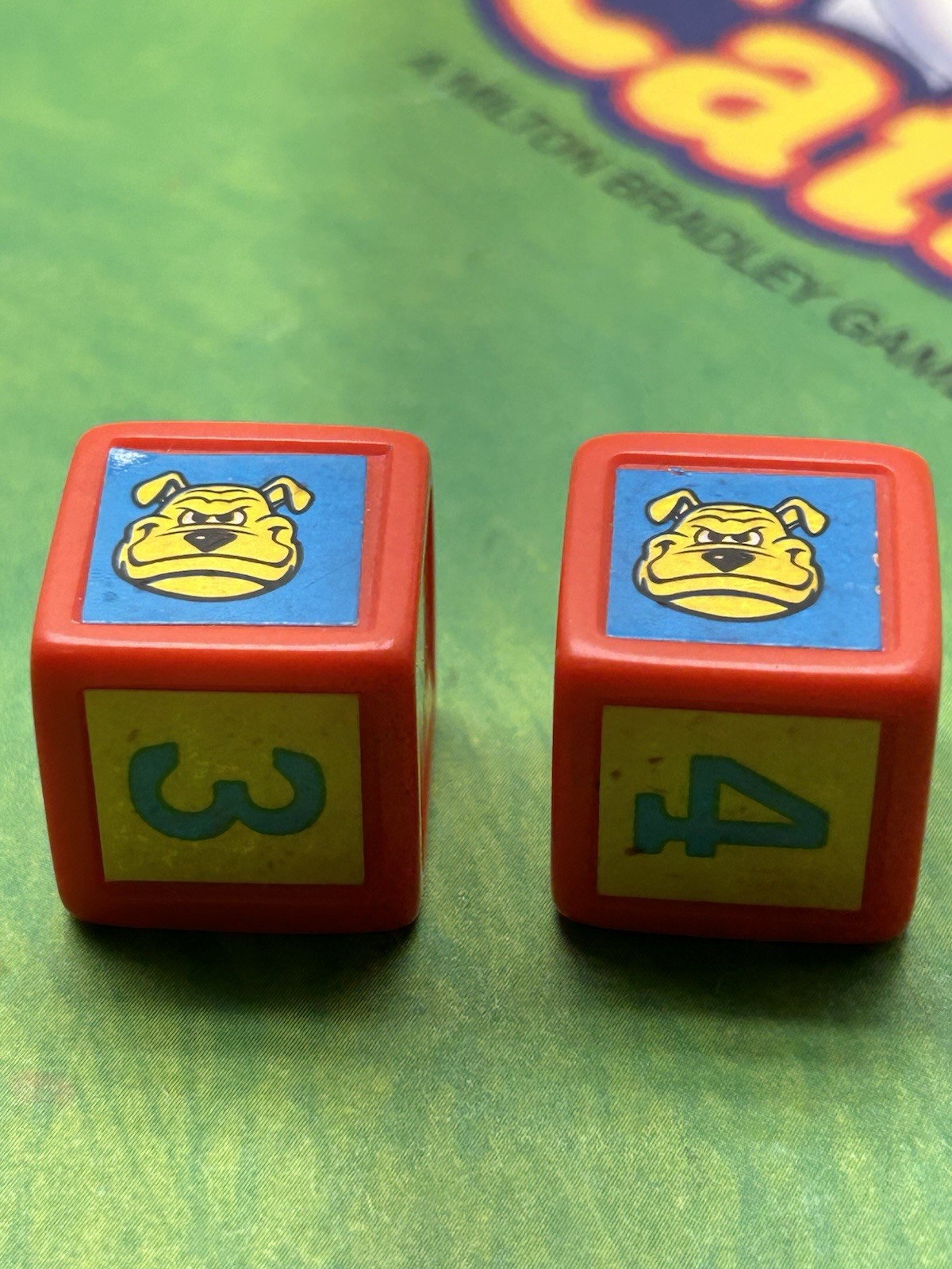 Vintage 1994 Fraidy Cats Milton Bradley Board Game REPLACEMENT PARTS-DICE ONLY