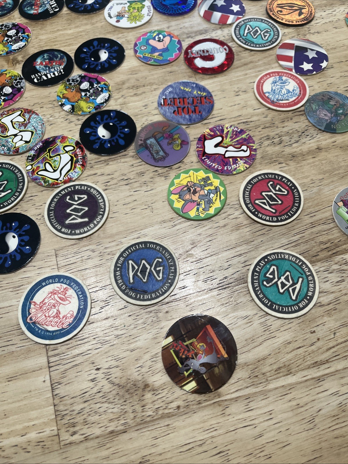 VTG 47 Pog the Game “World Pog Federation” Board + Milk Caps, Tube