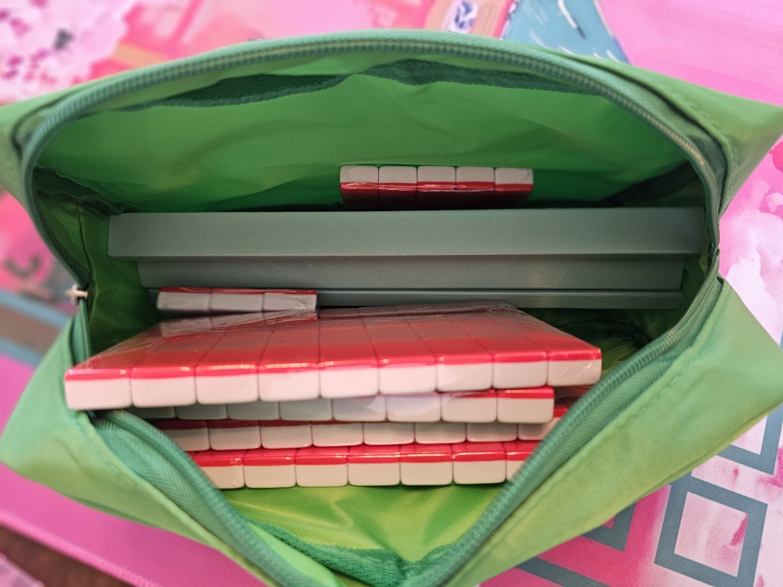 Mahjong Christmas Holiday Travel Set NEW with Racks and Bag