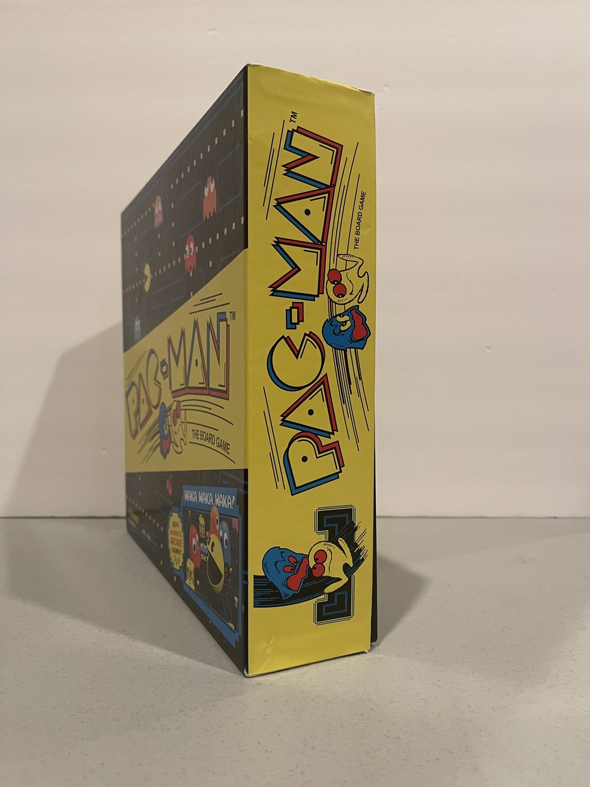 Buffalo Games Pac-Man – The Board Game Authentic Arcade Sounds Waka Waka
