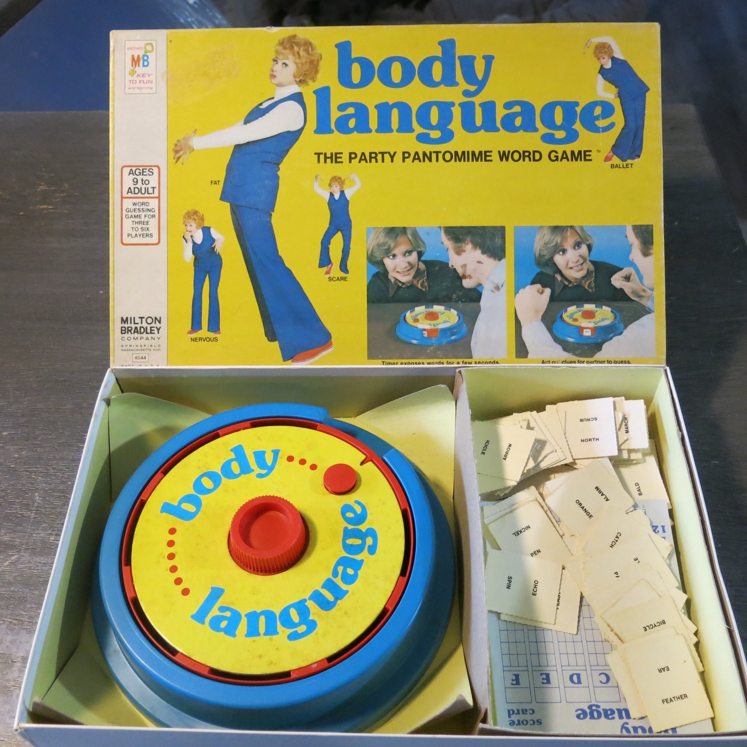 Body Language Milton Bradley Board Game 3-6 Players Ages 9+ 1975 Plastic