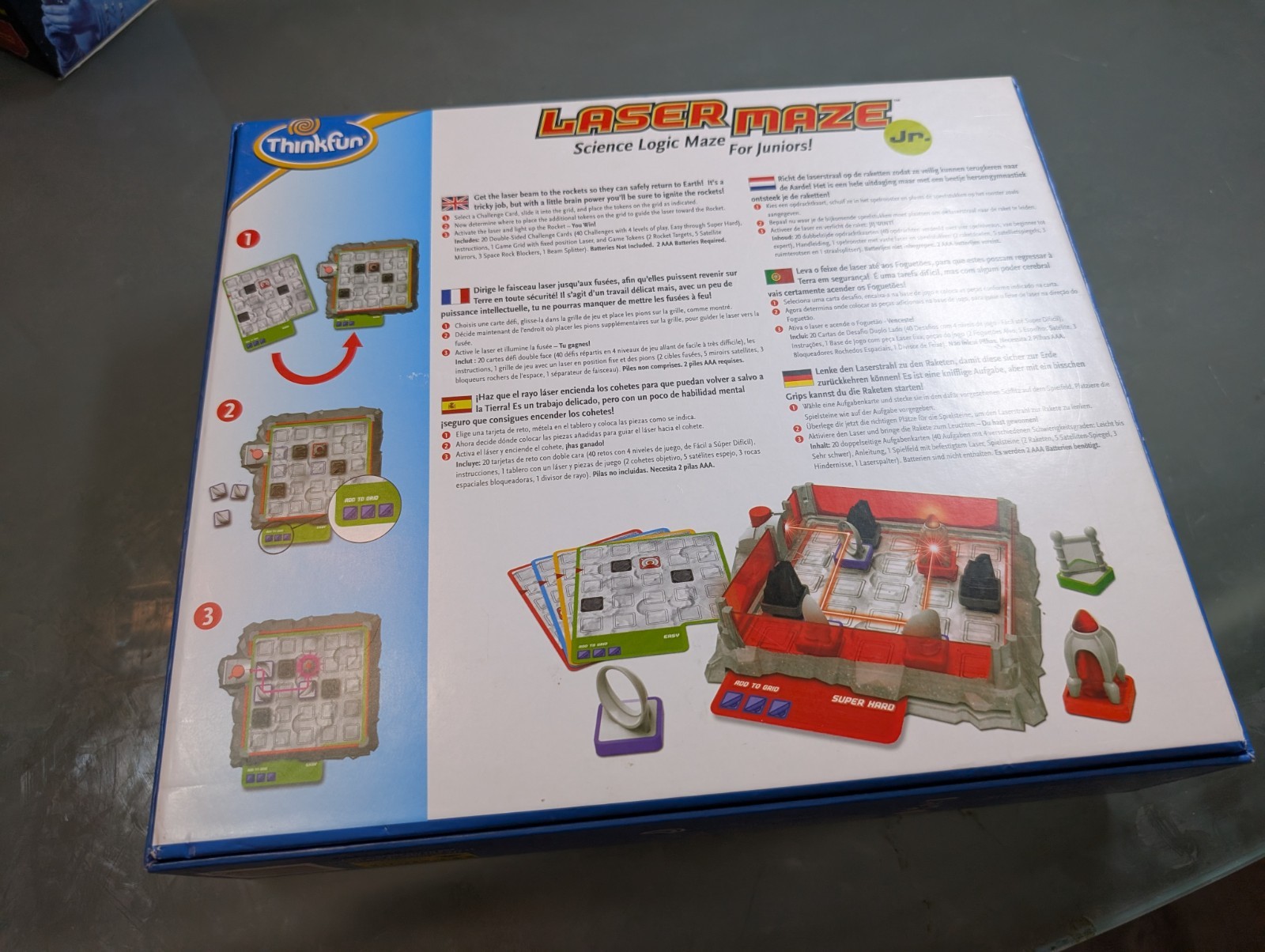 USED Laser Maze Jr. ThinkFun Science Logic Maze For Juniors! Complete 2014