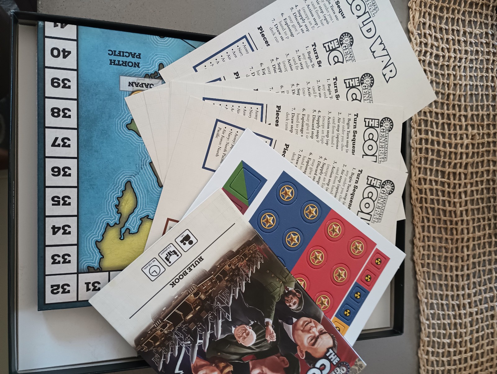 Quartermaster General: The Cold War + Bonus Defcon War Games – Used