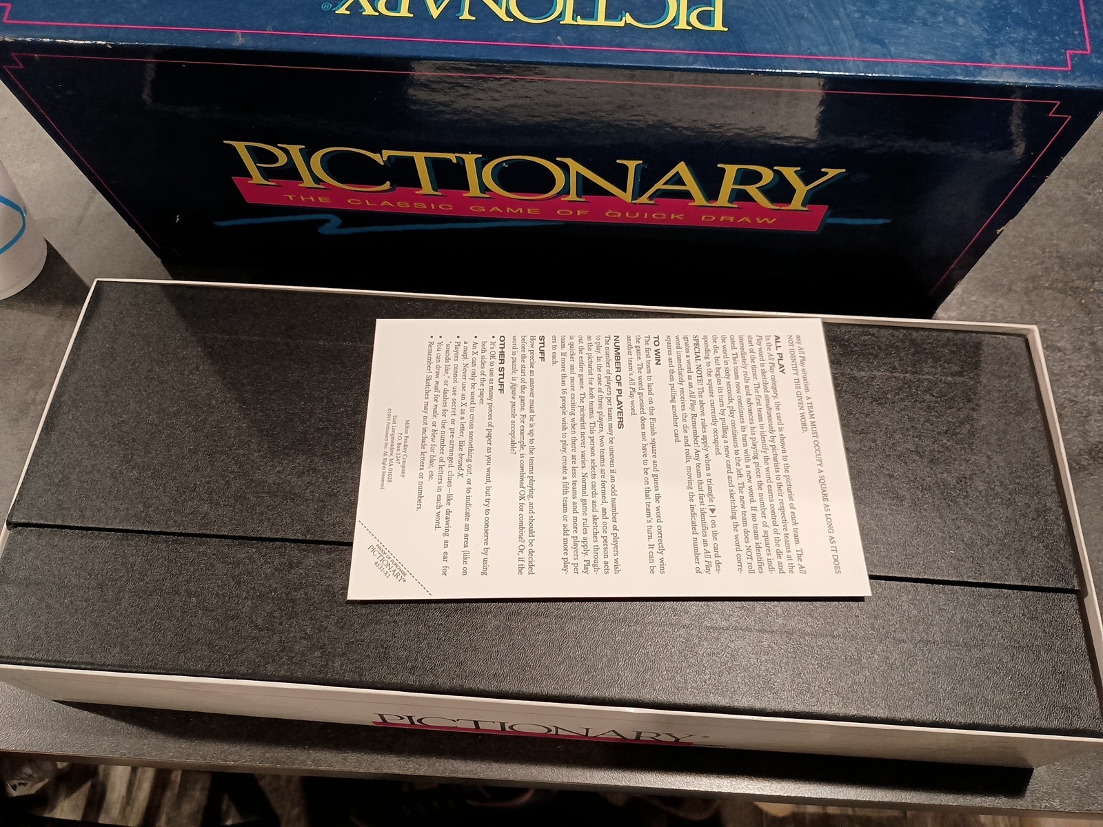 Vintage PICTIONARY 1993 Classic Board Game of Quick Draw Read Description