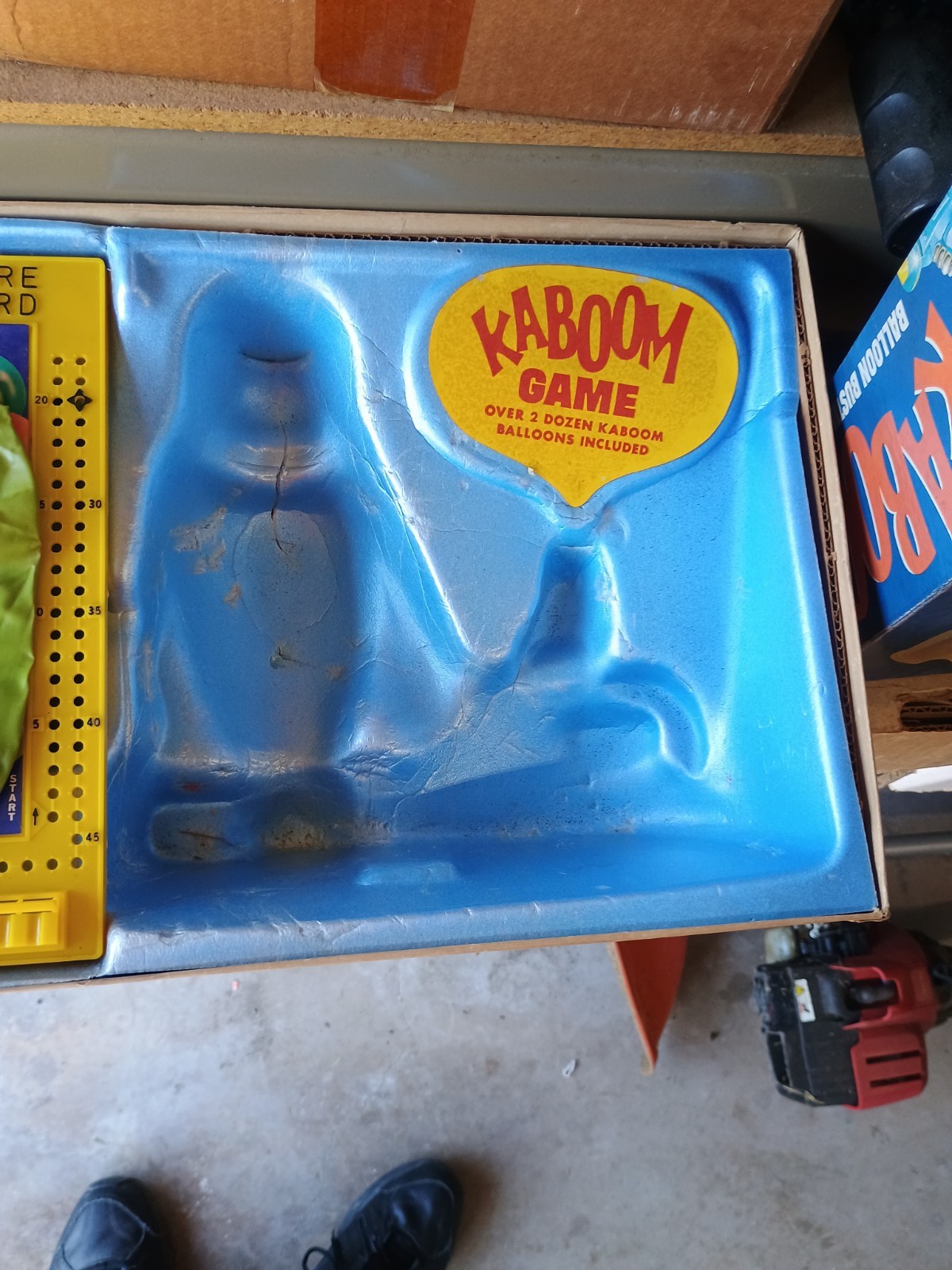 Vintage KABOOM- Balloon Busting game 1965 – Ideal – Missing Pegs w/ 1 Balloon