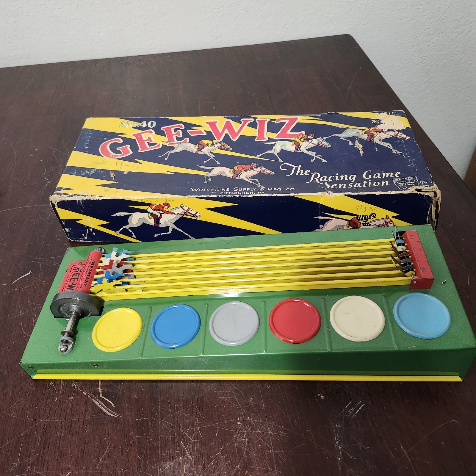 Vintage Gee-Wiz No.40 Racing Game Tin Litho Simulator Wolverine Horse Race Box