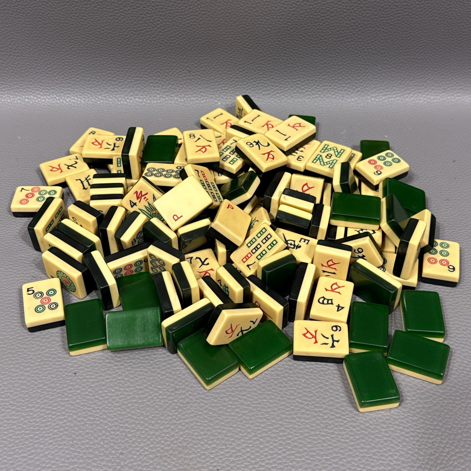 Mahjong Lot 8 Random Tiles French Ivory Piroxloid Green Jellyback 20’s [