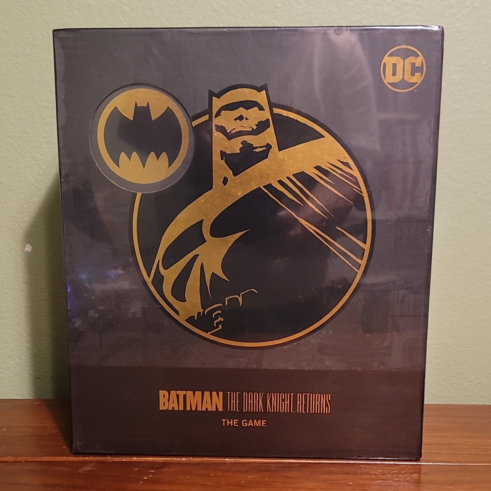 Cryptozoic Entertainment Batman: The Dark Knight Returns Board Game 1-2 players