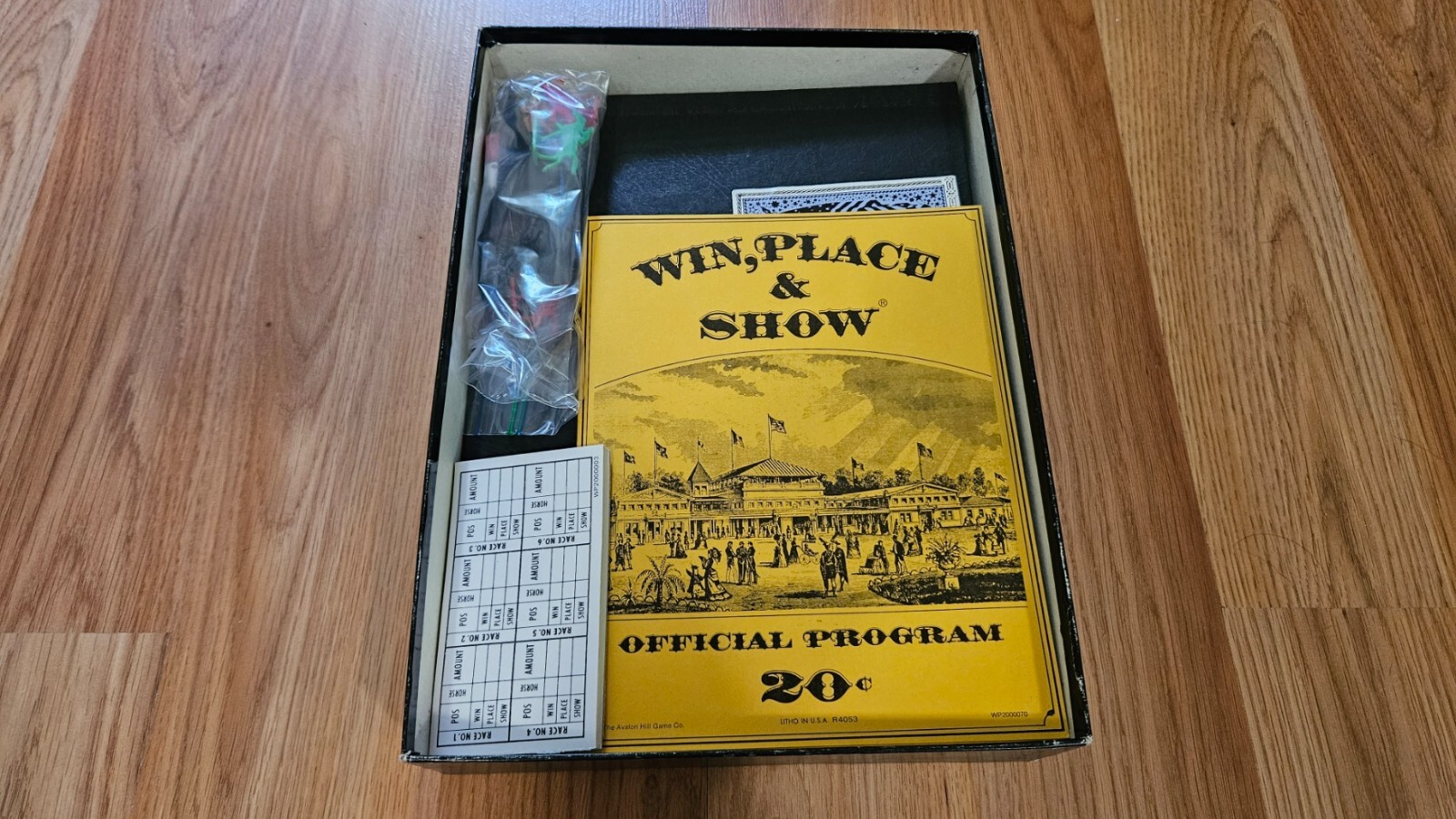 Win, Place & Show Avalon Hill Sports Illustrated Horse Racing Board Game IN BOX