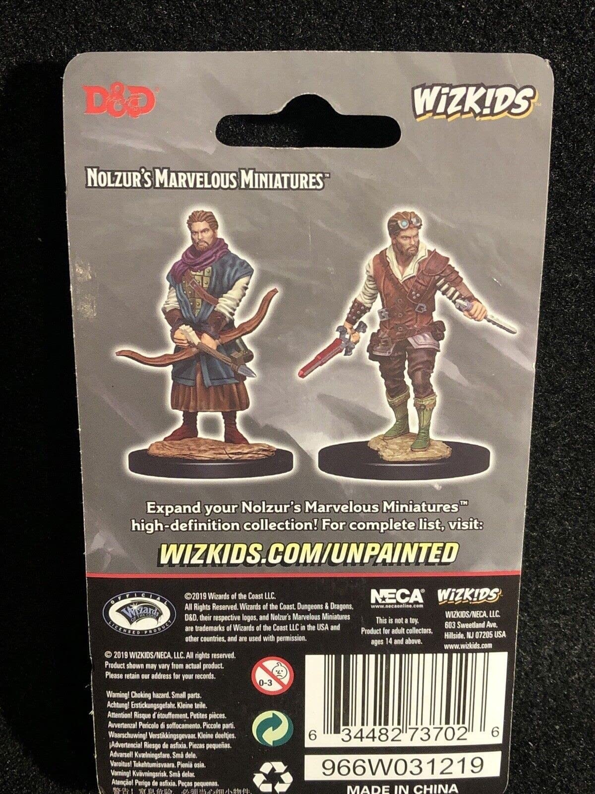 D&D Nolzur’s Marvelous Miniatures – Male Human Rogue 6 inches, Black