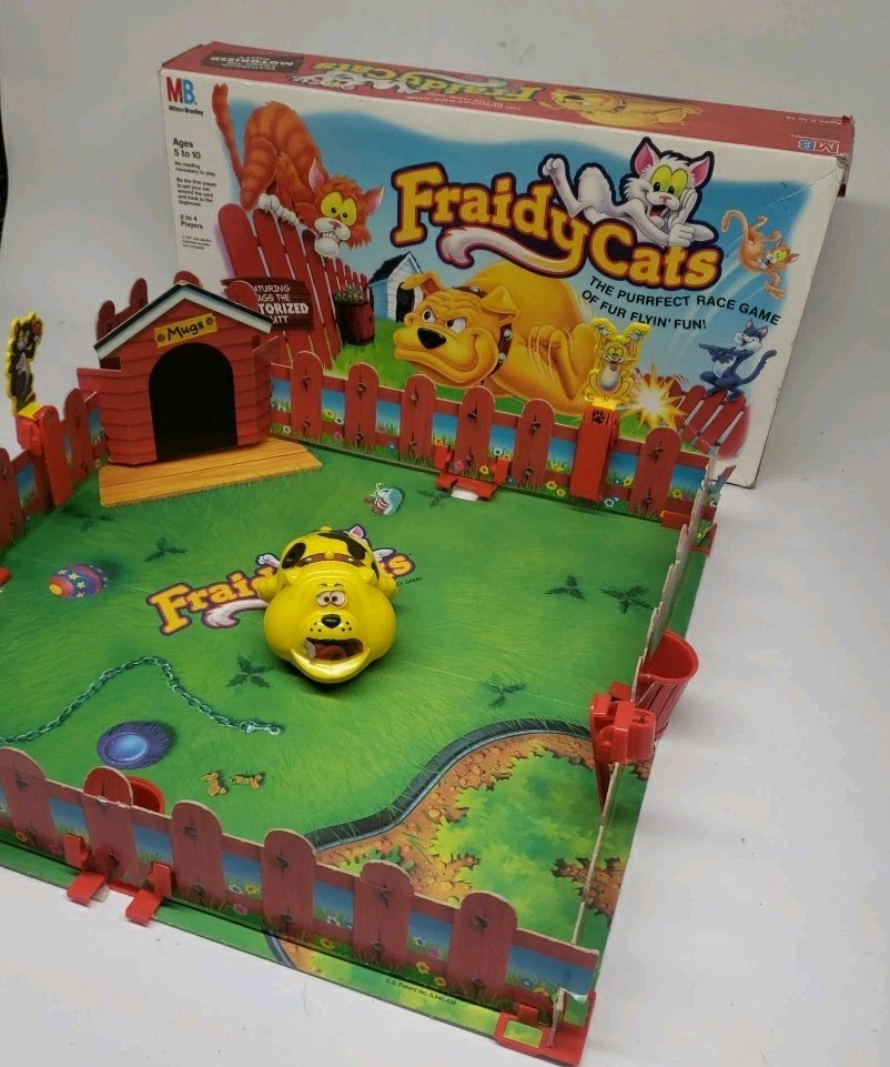 Fraidy Cats Board Game 1994 Vintage Motorized Bulldog Complete Works *READ*