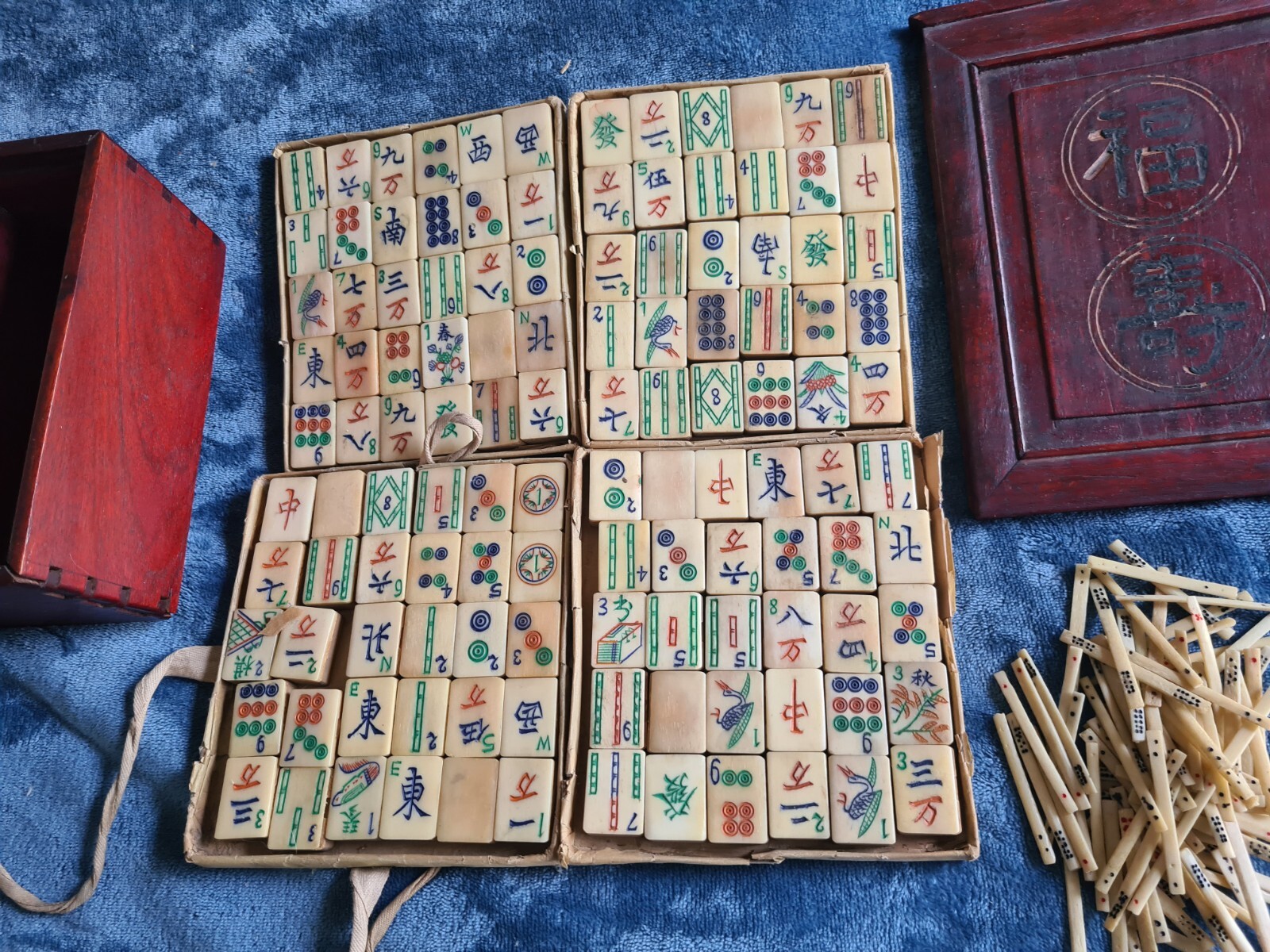 Mahjong Antique BOVINE BONE & BAMBOO MAH JONG Jongg 148 TILES 96 Pegs c.1920s