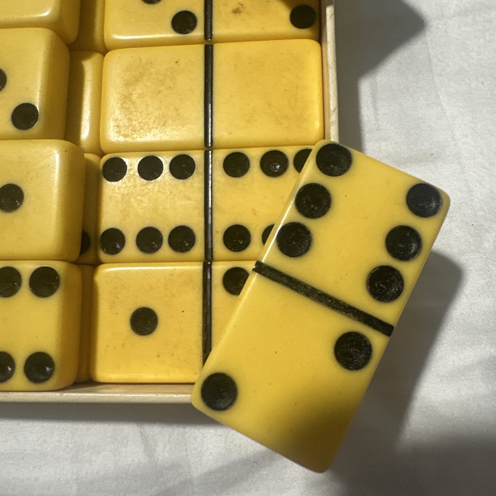 Extra Thick Jumbo Size Giant Face Marblelike Dominoes Made In USA￼