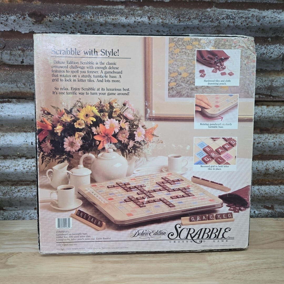 SCRABBLE DELUXE Edition Rotating Turntable Gameboard 1989 #4034 Mahogany Tiles
