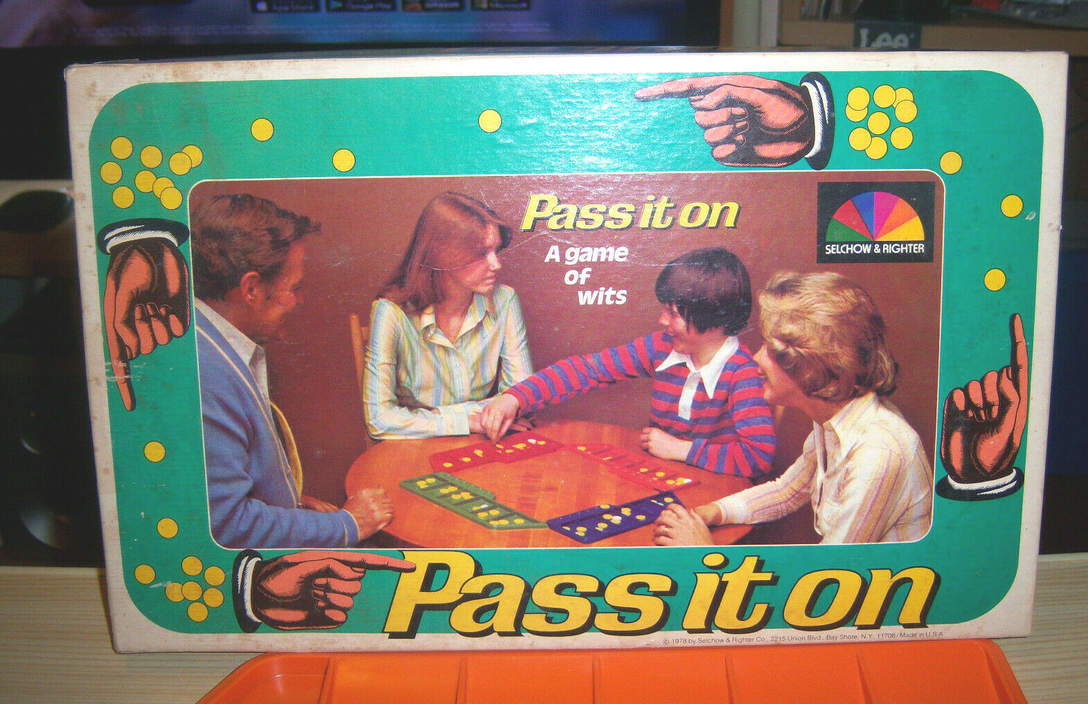 Selchow & Righter Pass It On – Game of Wits No. 39 – Complete – 1978 Vintage