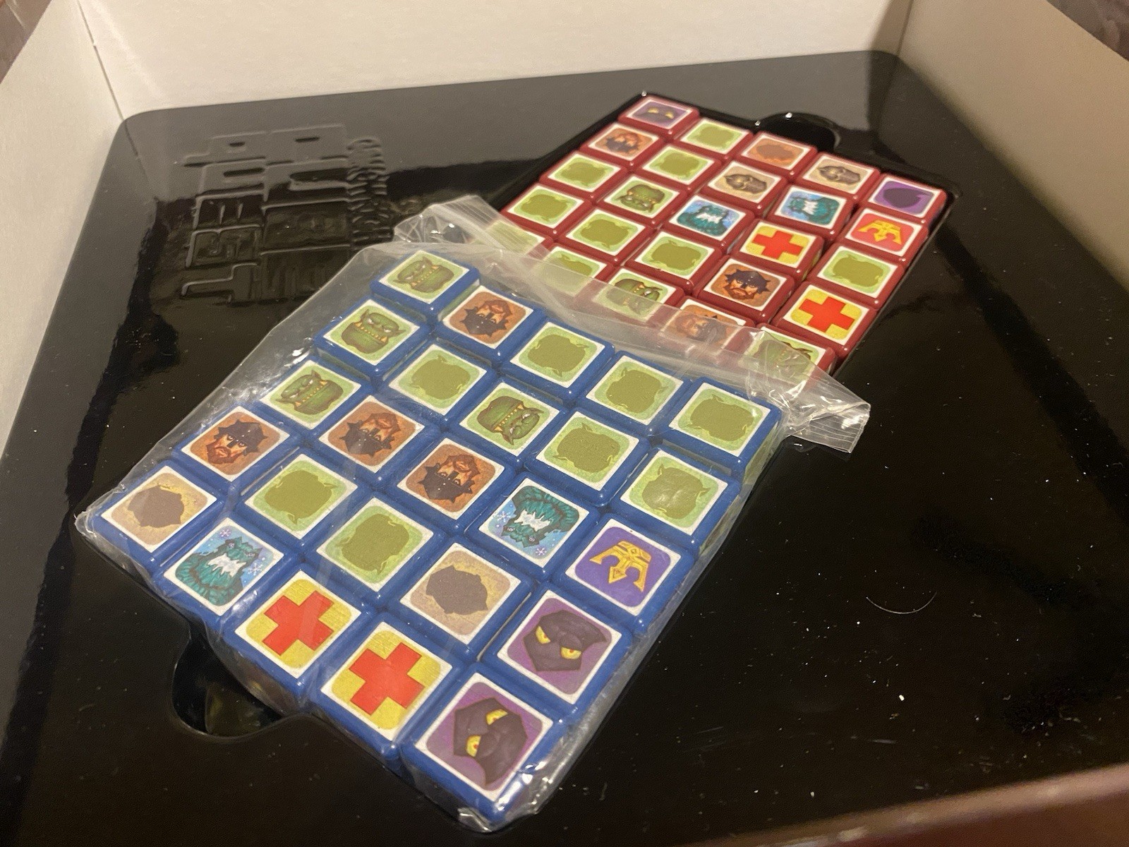 Gamewright Cube Quest Clash for the Crown Board Game Dexterity Complete 2014