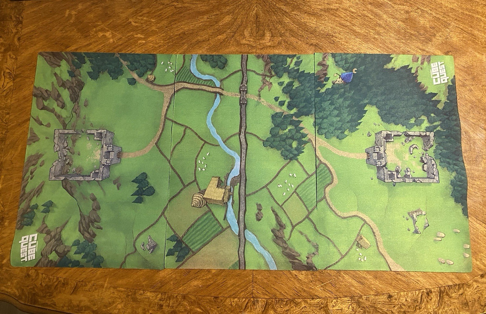 Gamewright Cube Quest Clash for the Crown Board Game Dexterity Complete 2014