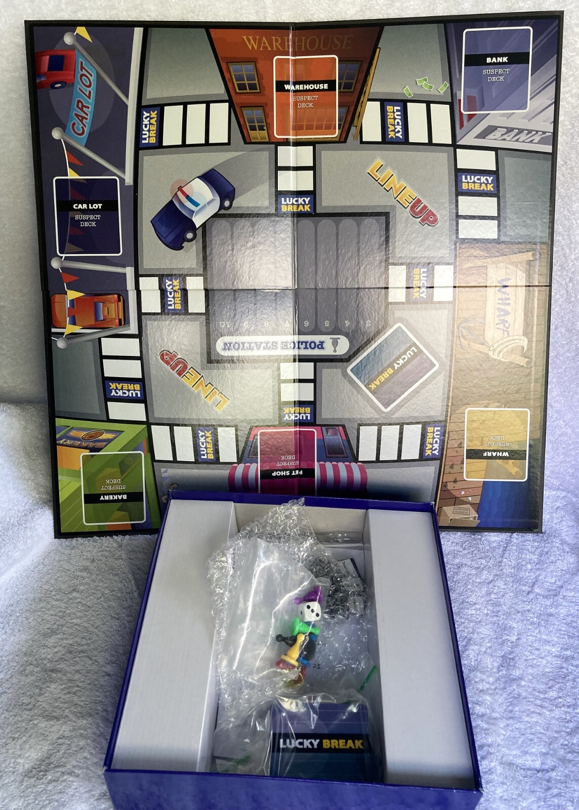 LINE UP BOARD GAME -THE MEMORY GAME OF QUICK LOOKS & TRICKY CROOKS MINDWARE 2010