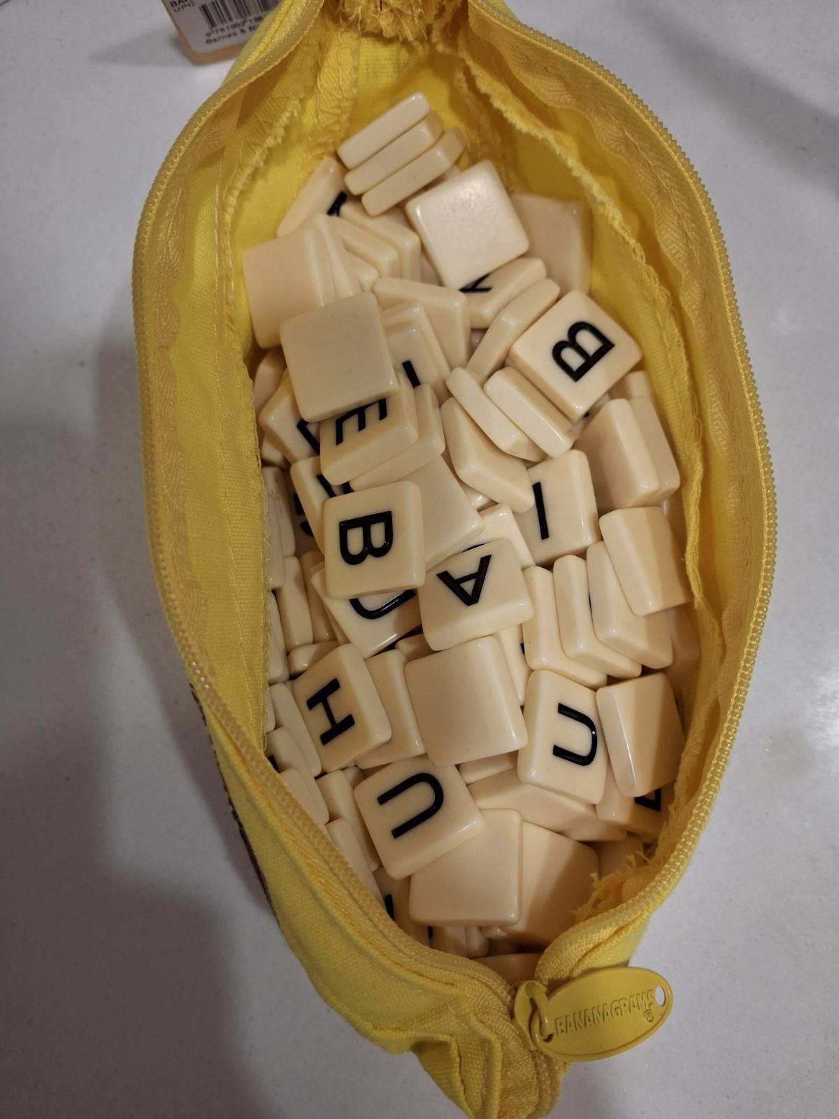 Bananagrams Anagram Word Travel Game Complete Set 144 Tiles 1+ Players BAN001