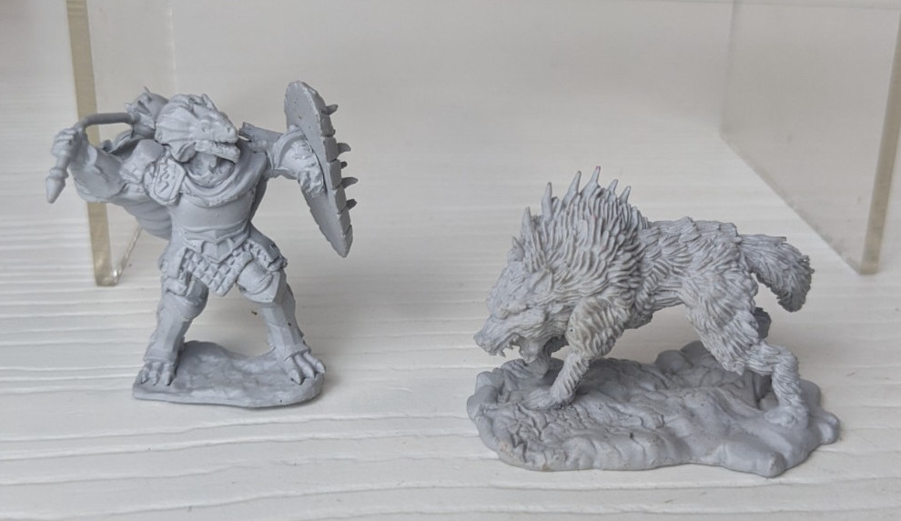 D&D Adventure Board Game Gray pieces miniature figurines sorcerer & more 4pc