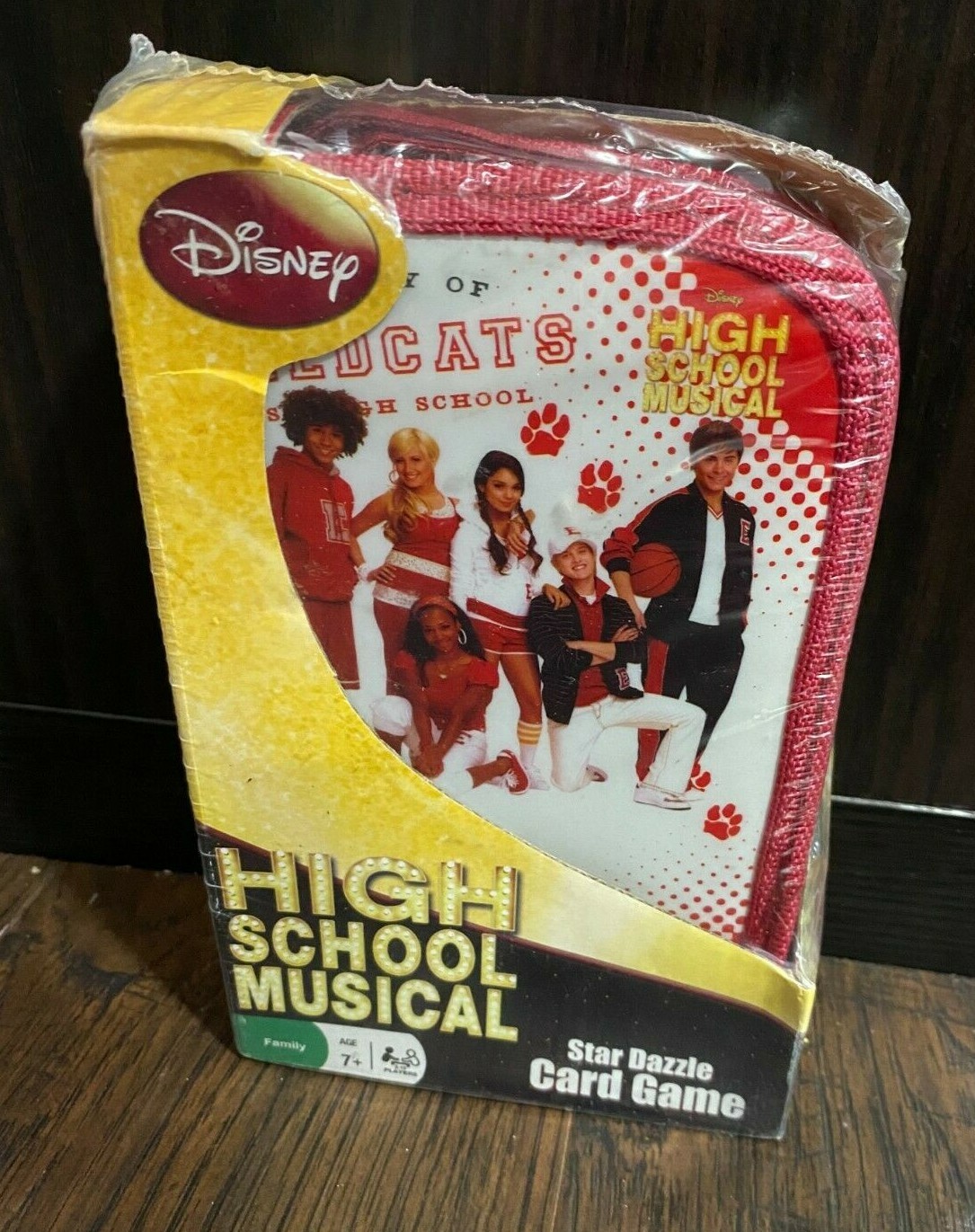 NEW DISNEY HIGH SCHOOL MUSICAL 2 STAR DAZZLE CARD GAME