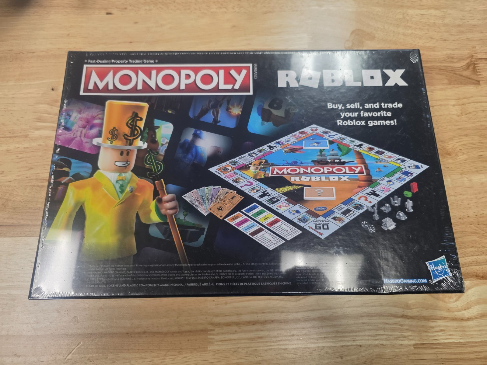 Hasbro Monopoly Roblox 2022 Edition Board Game