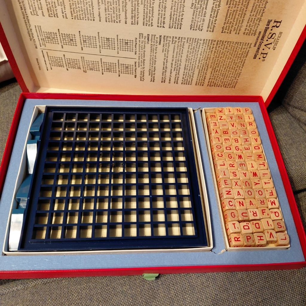 Scrabble RSVP 3D Crossword Board Game One Size Red Blue Vintage