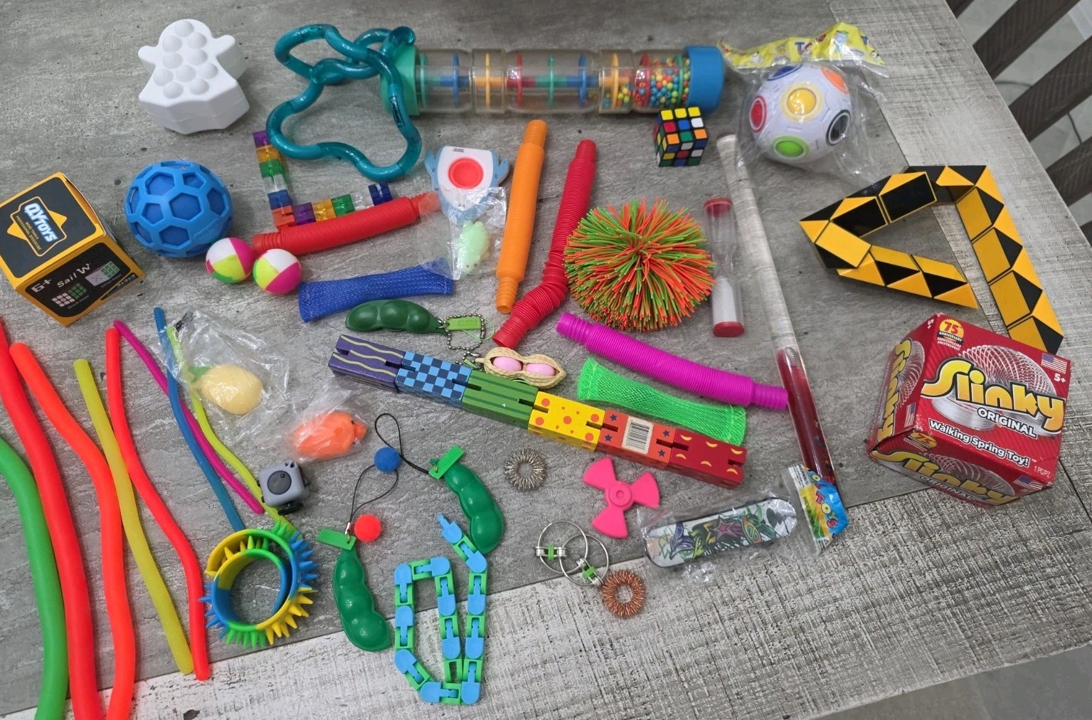 Large Lot Vibrant Sensory Fidget Toy 40+ pieces Rubiks Cube Slinky Tangle Puzzle