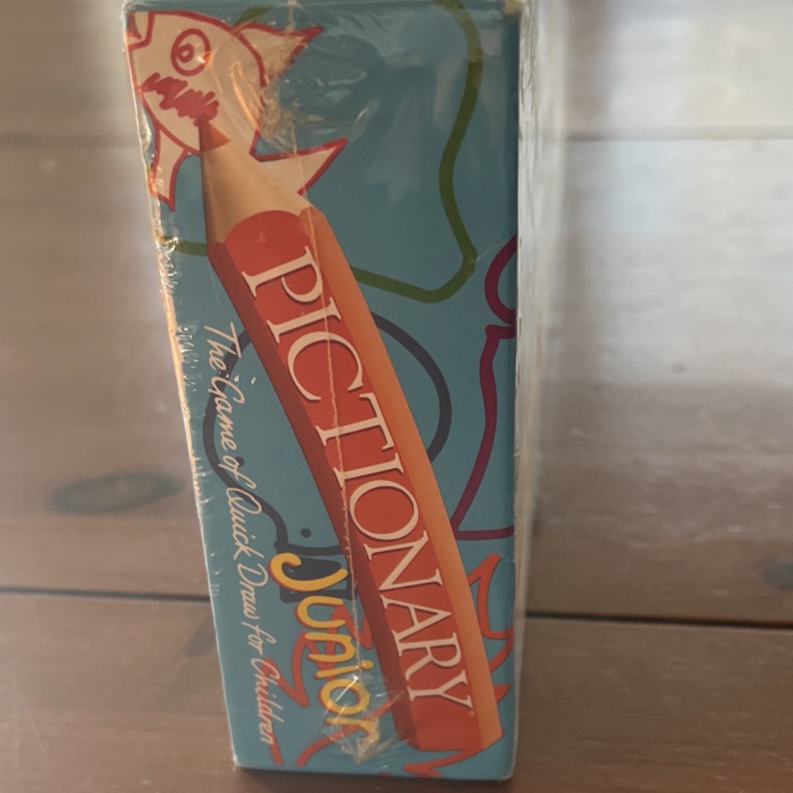 MB Games Pictionary Junior Complete Art Game for Children 7+ 4 Players