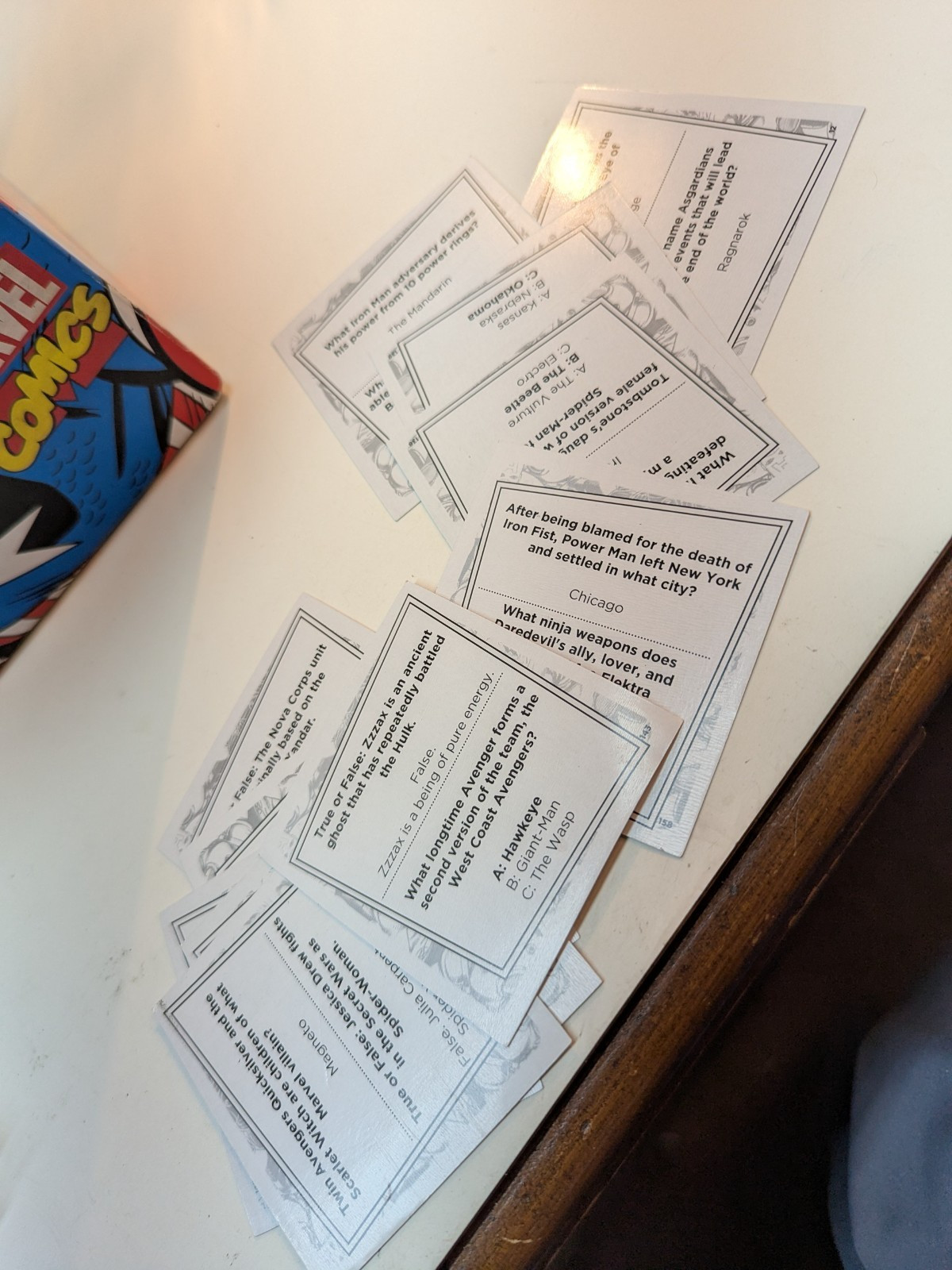 MARVEL Comics Trivia Box Game Cardinal Avengers Spider Man Captain America