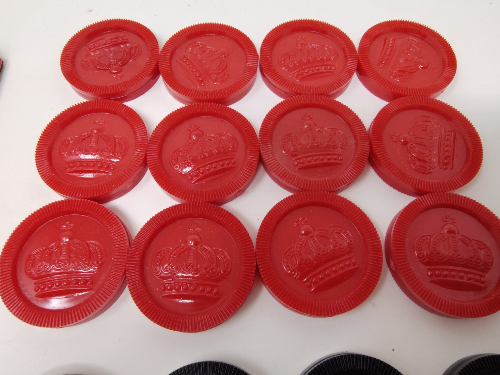 Vintage E.S. Lowe 24 Plastic Red/Black Interlocking Checkers No 849 ST33