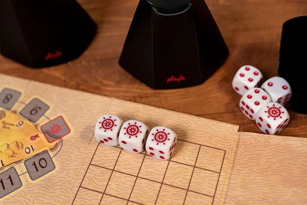 Liar’s Dice, Famous Fast Paced Bluffing Dice Game for 2-6 Players