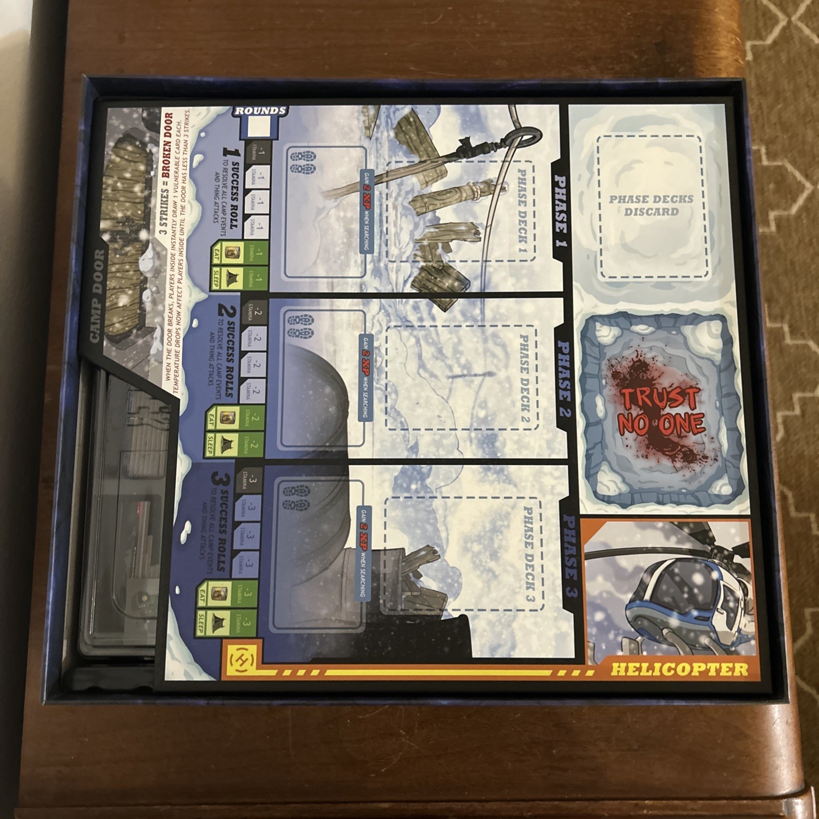 Who Goes There? 2nd Ed Board Game Kickstarter Deluxe Certifiable Studios CIB EUC