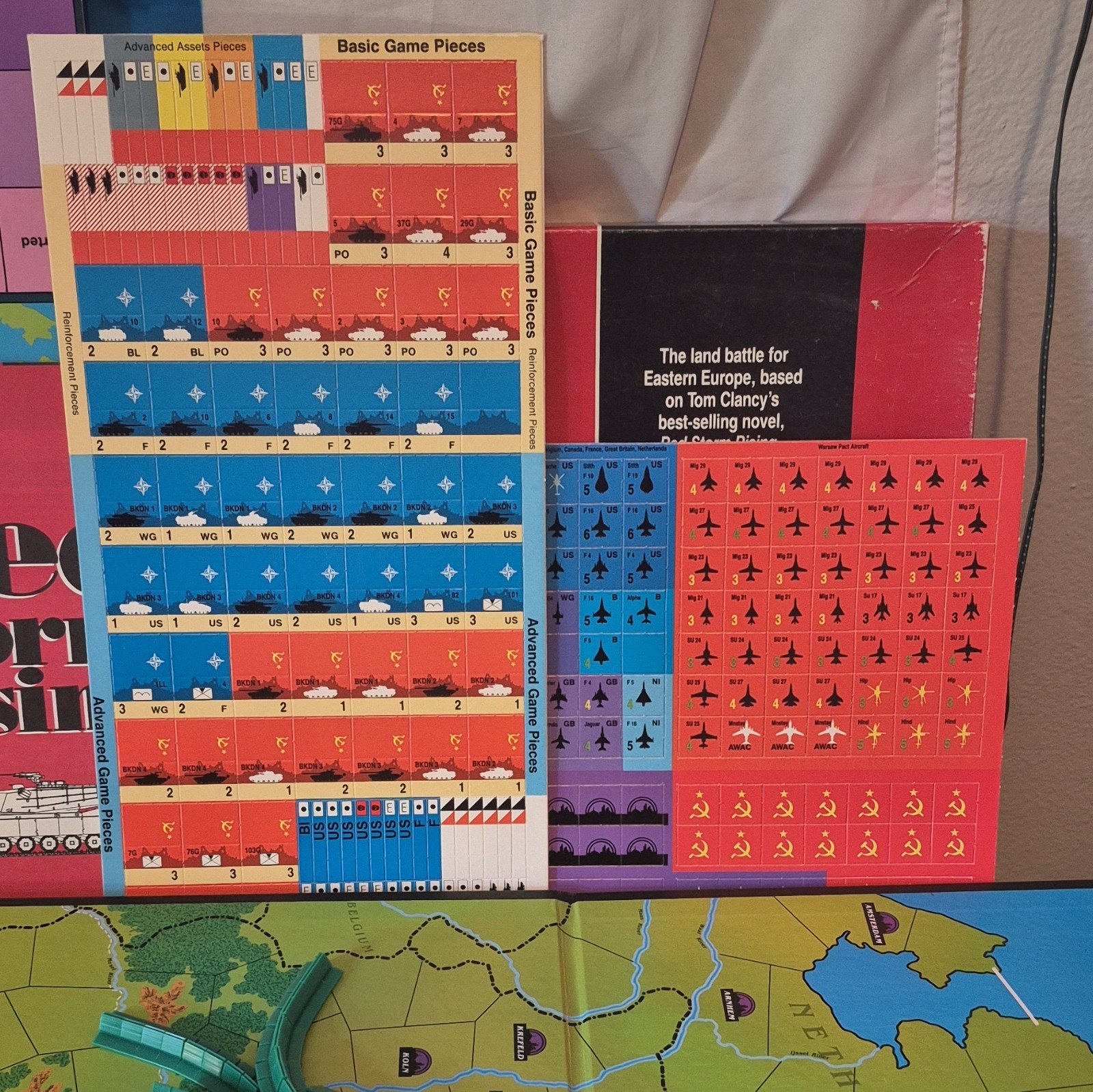 TSR Red Storm Rising War Board Game 1989 Dice Game Board Rulebook Plastic Bases