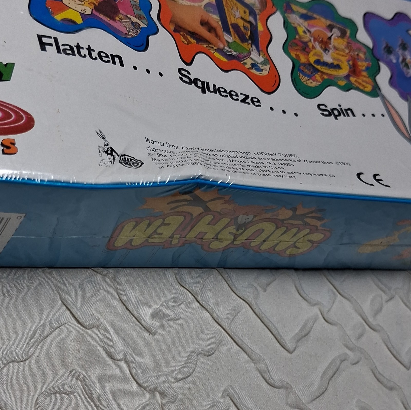 Tyco Games Looney Tunes Smush ‘Em Board Game w/ 4 Dough Cans 1994 MPN 7071