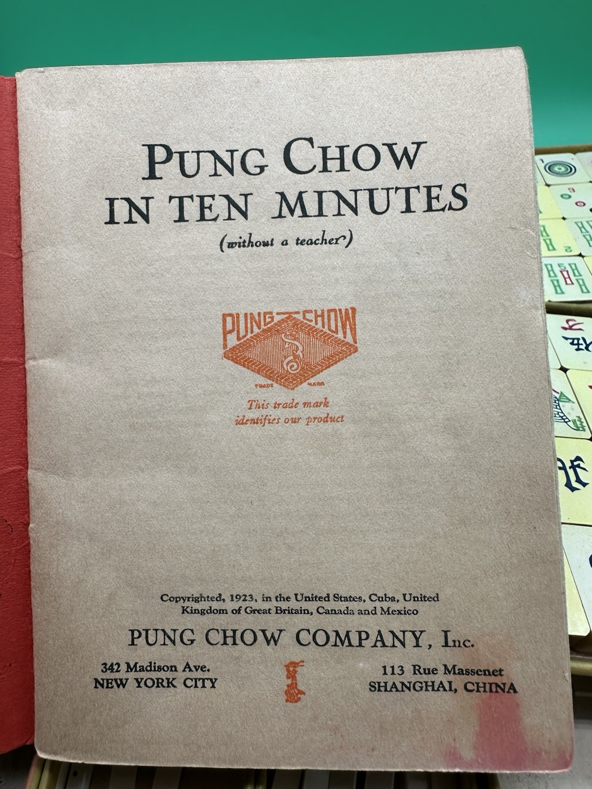 Antique Pung-Chow Mah-jong 144 tiles betting sticks dice,manual and box 1923