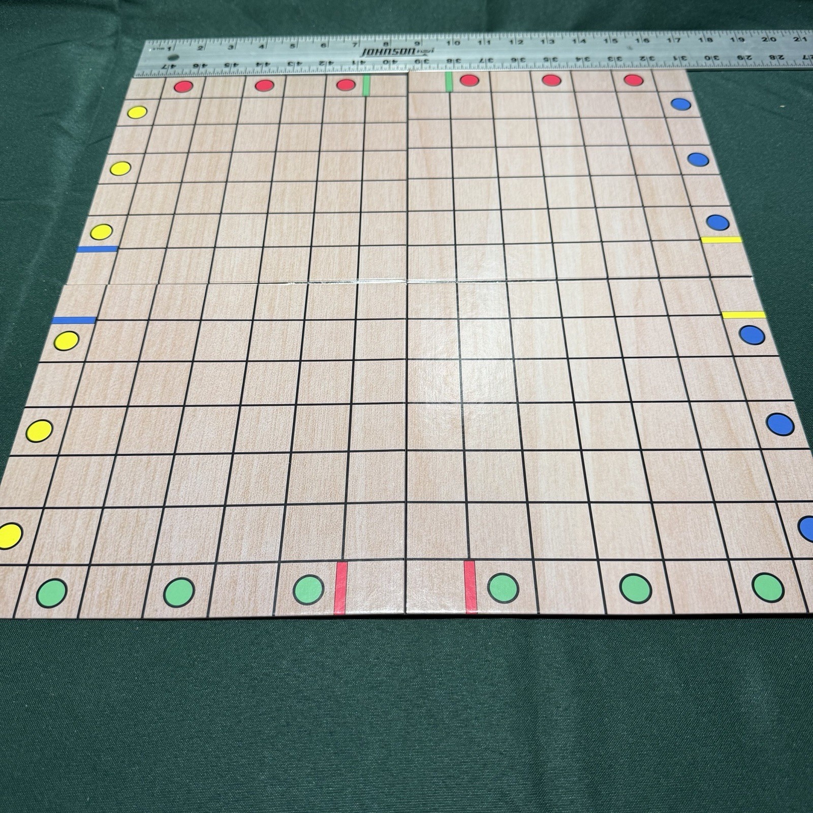 Chickapig – Strategic Family Board Game – Complete – First Edition – Ships Free