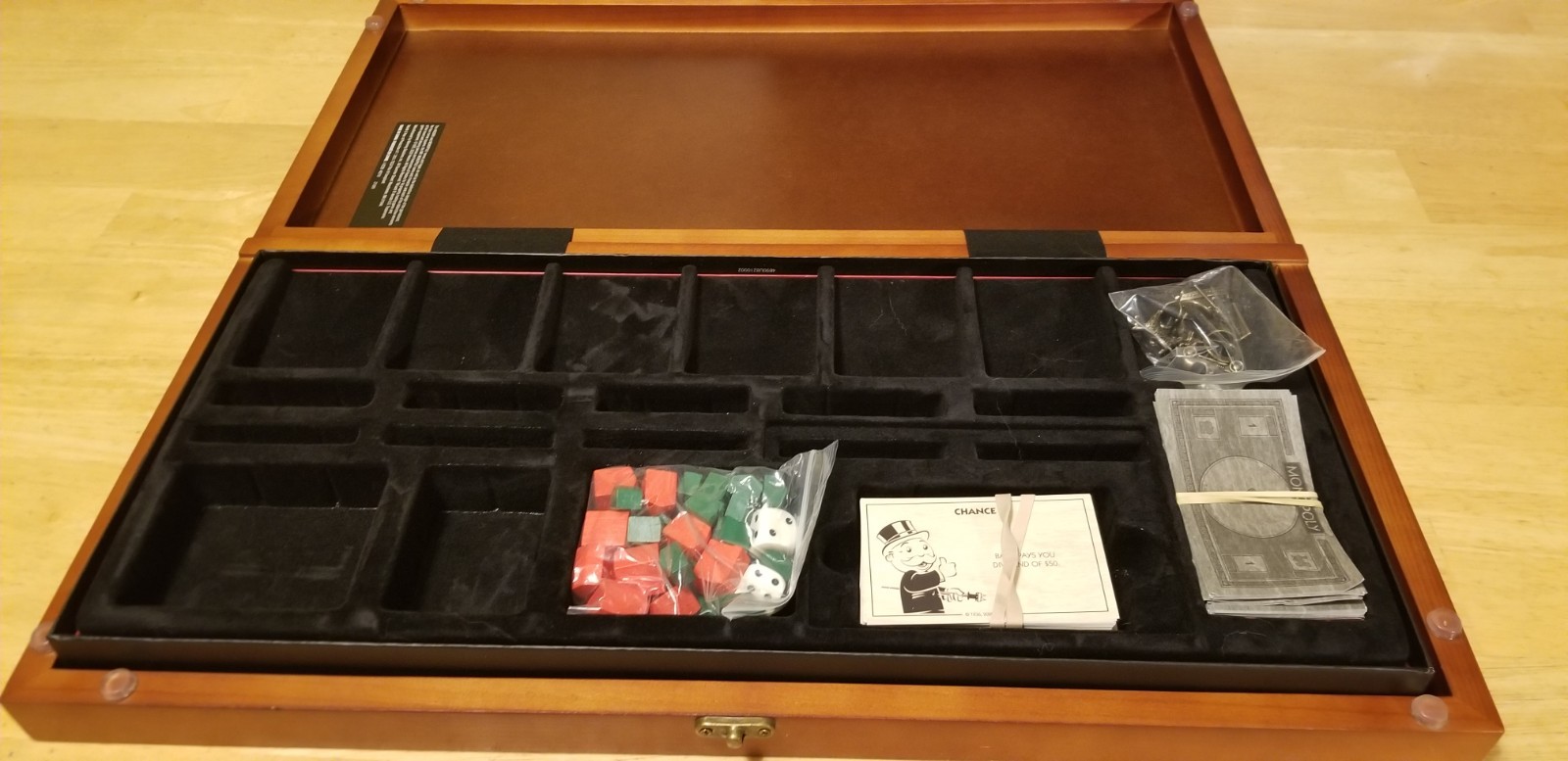 Monopoly Grand Edition Deluxe Folding Wood Frame WS Game Company 2021