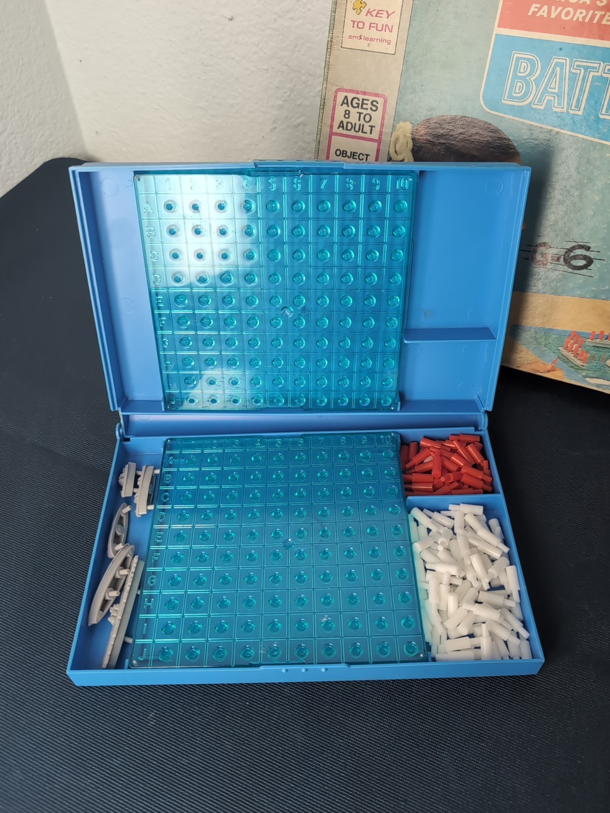 Vintage 1971 Milton Bradley Battleship Board Game #4730 SINK OPPONENTS SHIPS