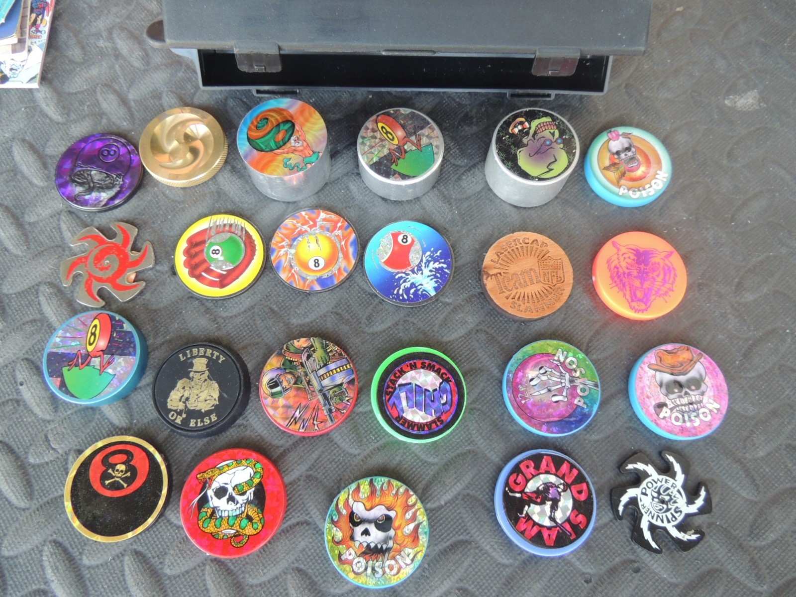POGS SLAMMERS HUGE LOT MAGAZINES UNOPENED PACKS POG HOLDERS VINTAGE 90’S C-PICS