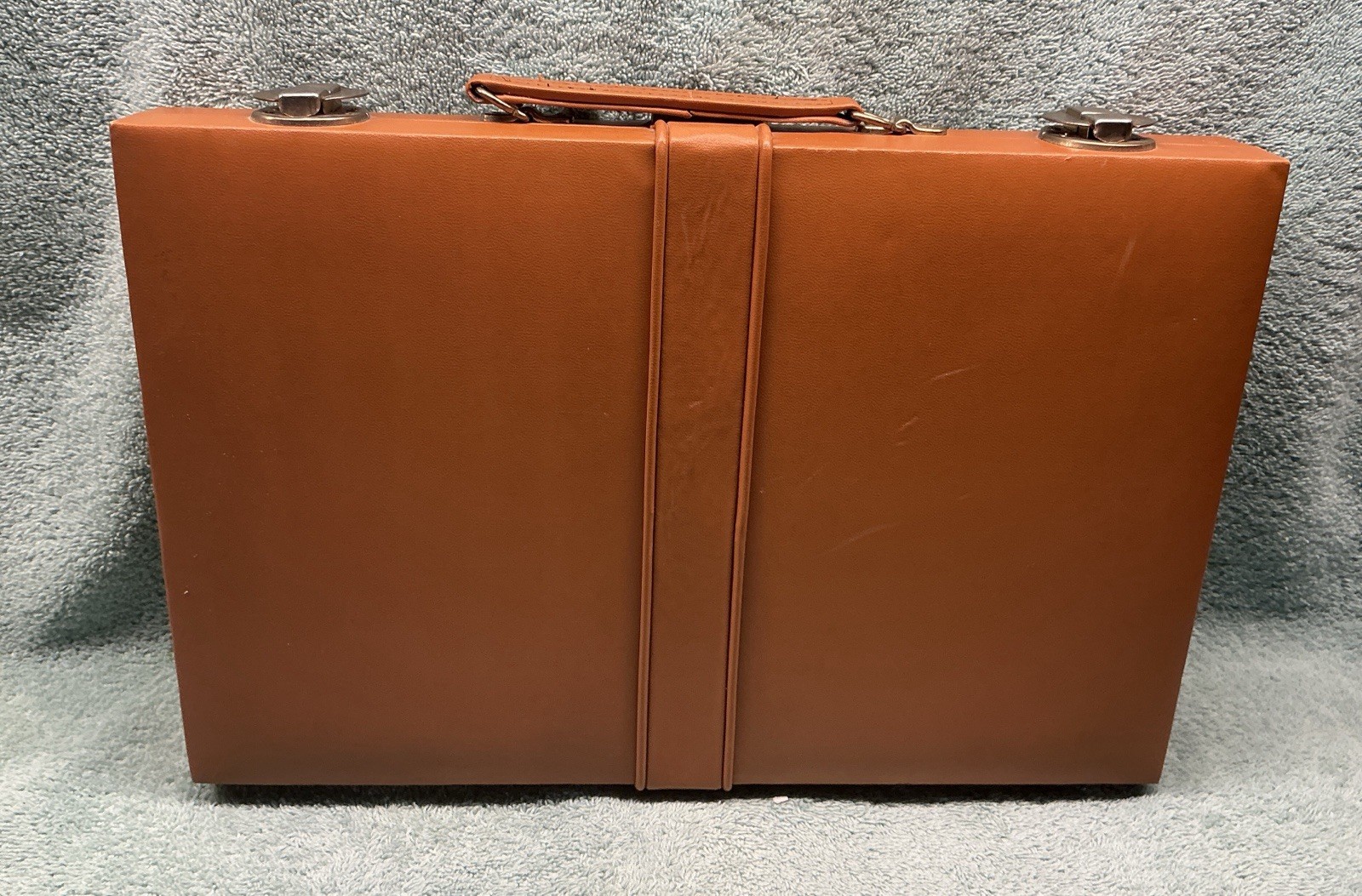 Vintage Backgammon Game Set in Faux Leather Case by Reiss Games Inc.
